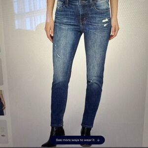Casey Mid Rise Cropped Relaxed Skinny Jean